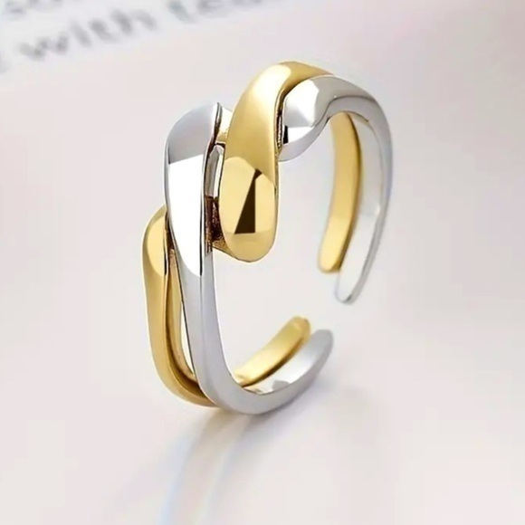 925 Sterling Silver 2.0g, Dual-Tone Twist Ring - NWT - Picture 1 of 7